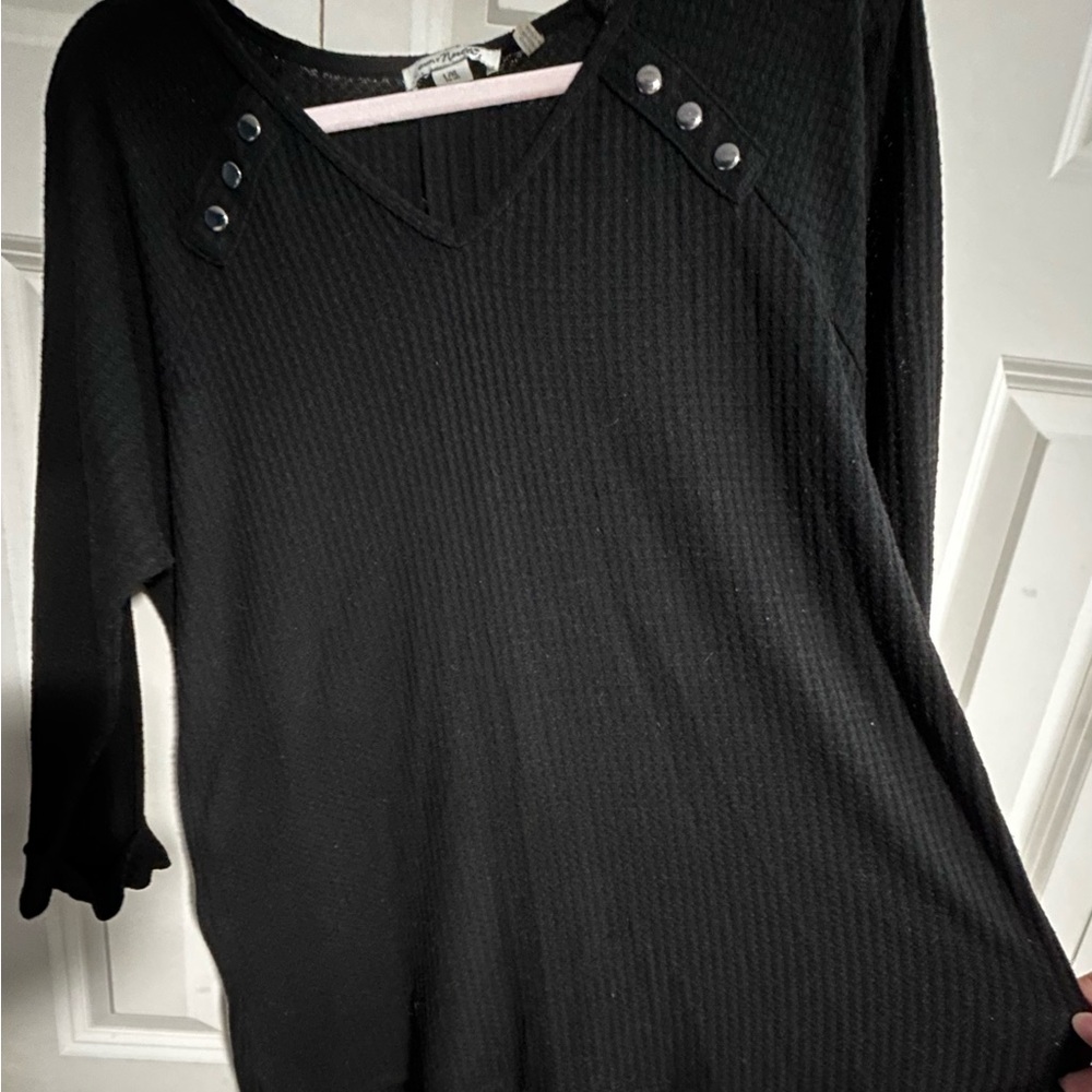 Simply Noelle Black V-Neck waffle fabric Tunic